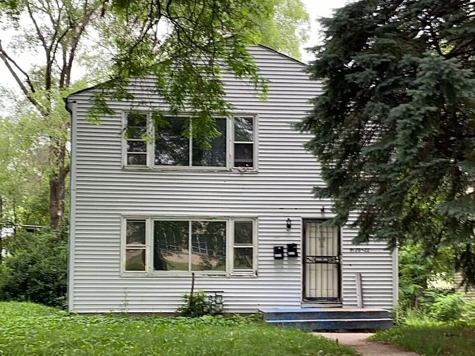 6520-6522 W Carmen Ave