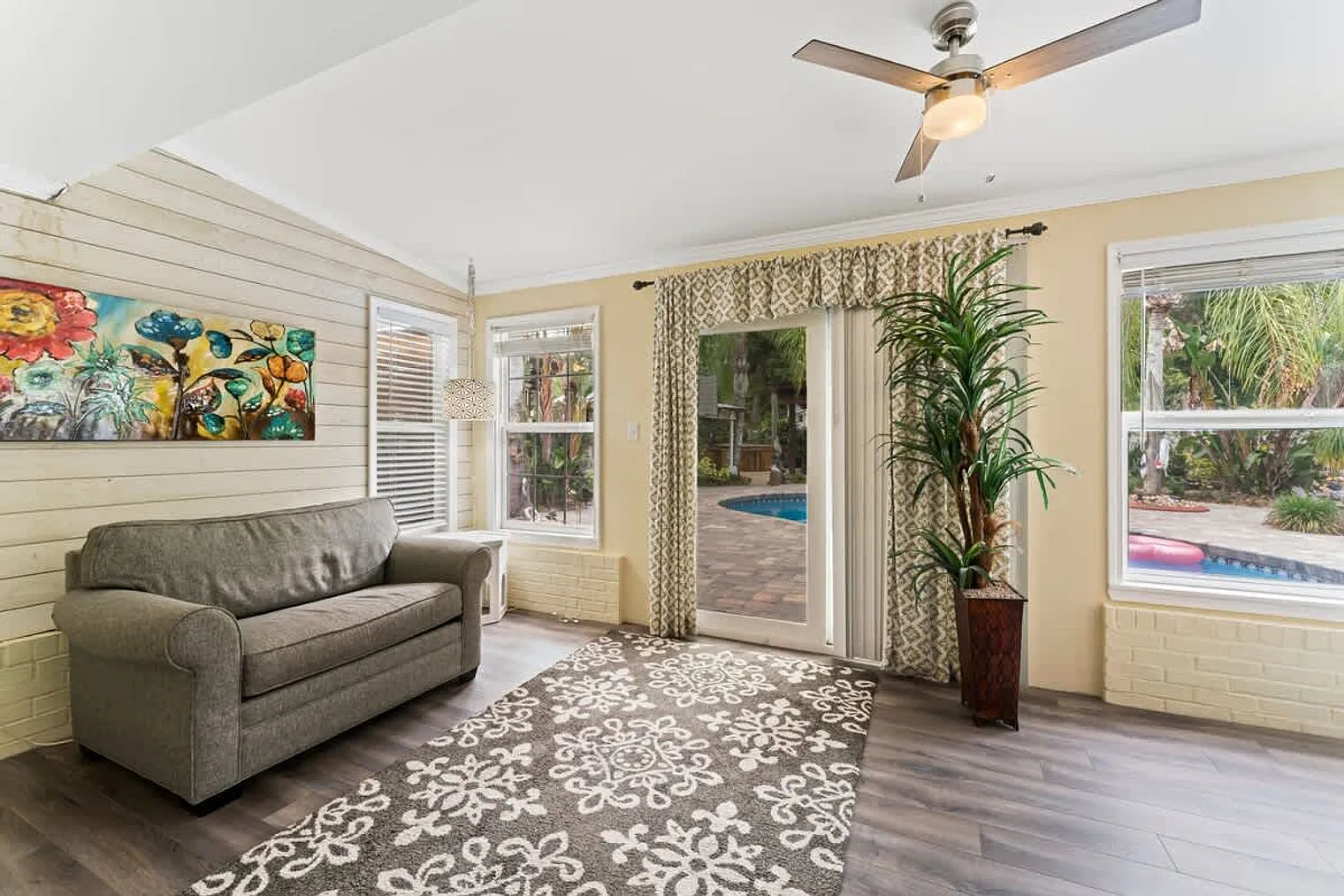 4 bed, 2.0 bath, 742 sqft, $6,267 — Photo 4