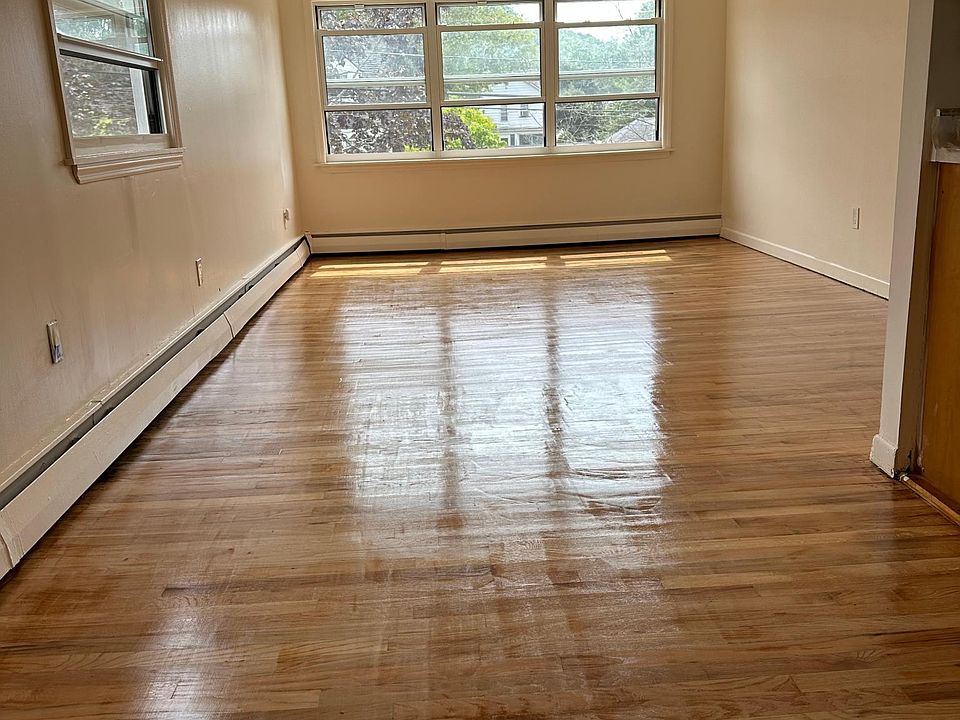 1st image of 135 Van Cortlandt Ave Floor 2