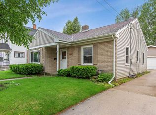 1016 N 21st St, Manitowoc, WI 54220