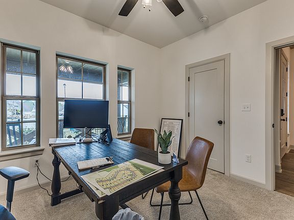 Example of Staged Charleston floor plan - Features and Finishes may vary based on product availabili