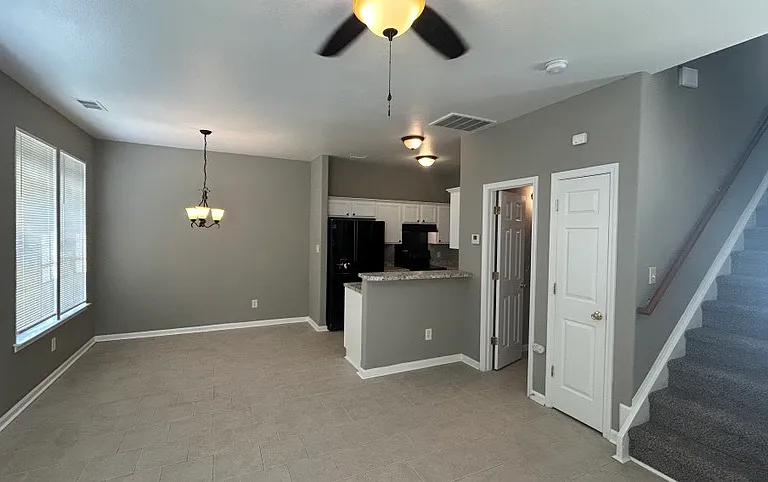 2840 Oasis Ln — Photo 3