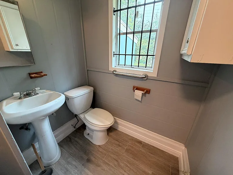 222 E John Alber Rd — Photo 15