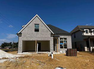 15 Chickasaw Trace Dr, Oakland, TN 38060