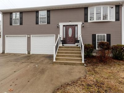 250 Ferris Ave E, Rumford, RI, 02916