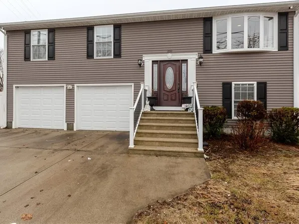 250 Ferris Ave E, Rumford, RI 02916