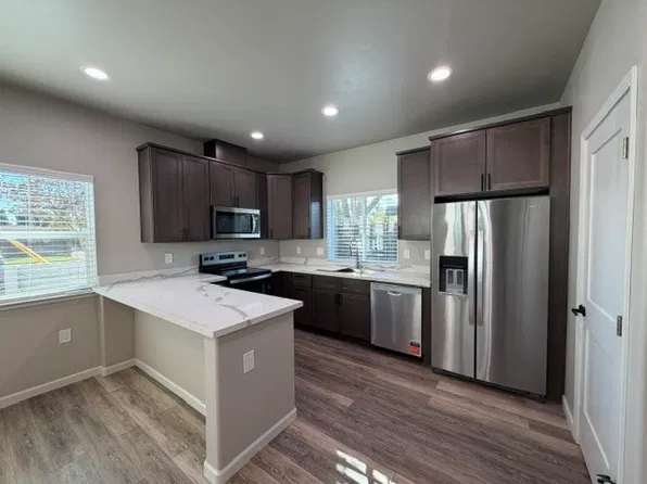 1517 Schulenberg Ave, Modesto, CA