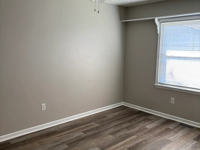 Upstairs Bedroom #2