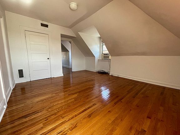 4th image of 235 S Fairmount St APT 6