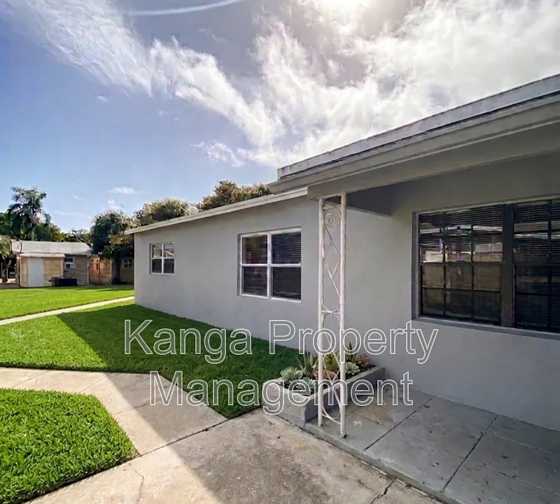 3716 Henry Ave