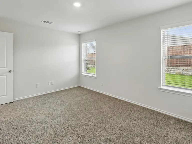 505 Lansdowne Dr — Photo 14