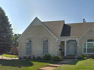 2024 Lakeside Dr, Troy, MI 48085