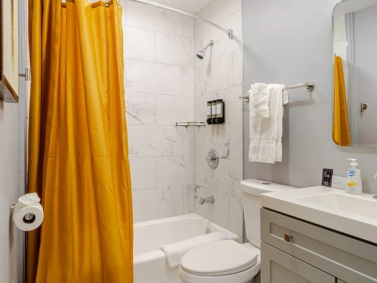 2213 E 7th St #101 — Photo 10