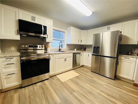 2nd image of 544 Fall Street