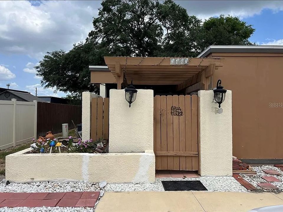 1st image of 2487 Harbour Way
