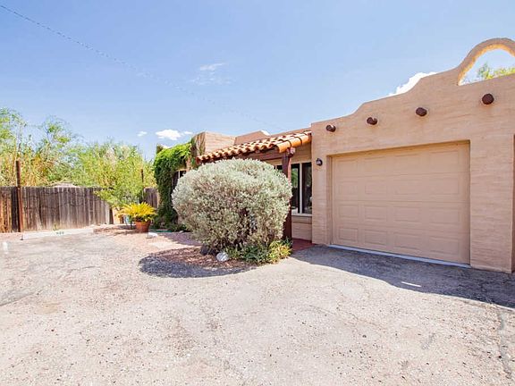 2nd image of 925 E Mesquite Dr