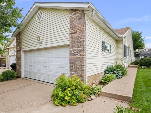 3964 Partridge Cir, Bettendorf, IA 52722