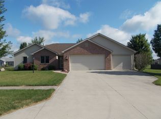1206 W Crooked Tree Dr, Columbia City, IN 46725