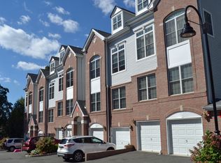 9 Goffle Brook Ct, Hawthorne, NJ 07506