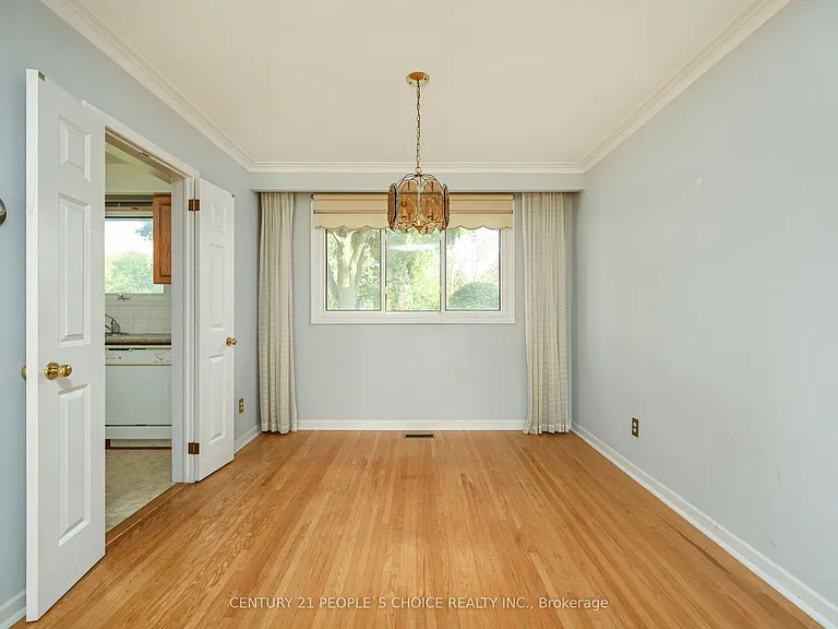 2132 Hixon St — Photo 9