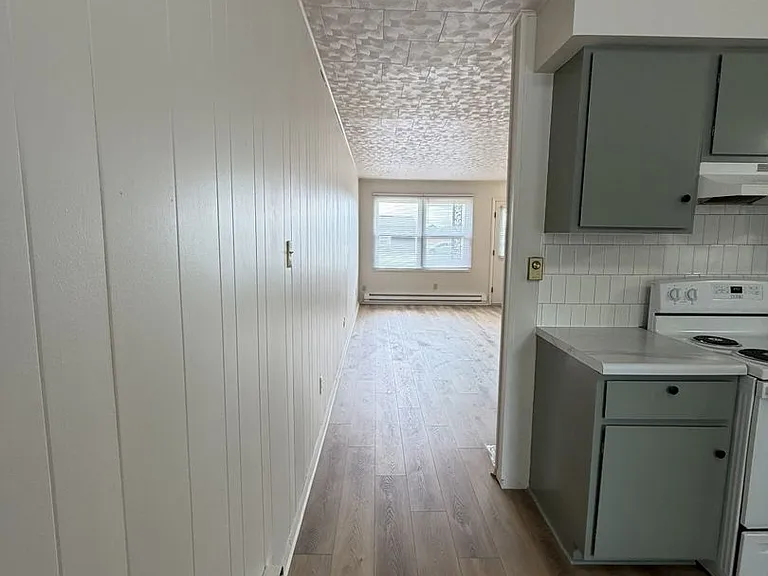 207 Martin Ct — Photo 4