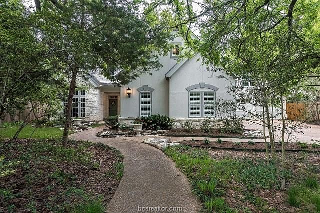 1st image of 728 Royal Adelade Dr