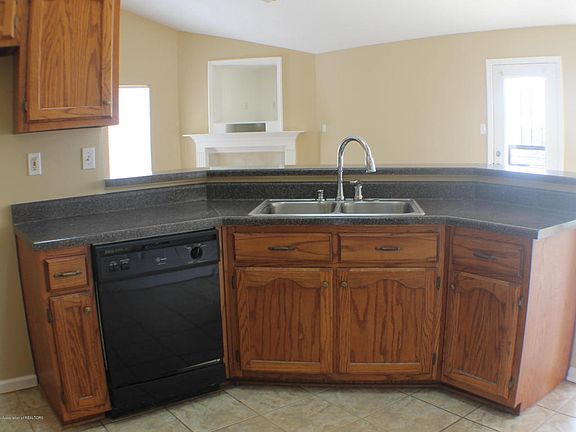 5th image of 4089 Meadow Creek Dr