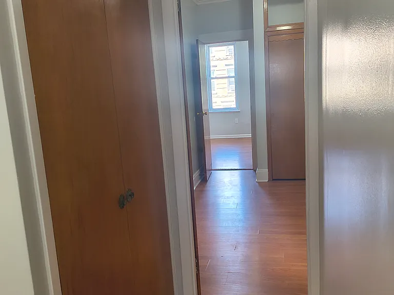 7035 66th St #2L — Photo 9
