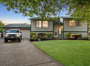 1677 Ascot Ave, Comox, BC V9M1A8