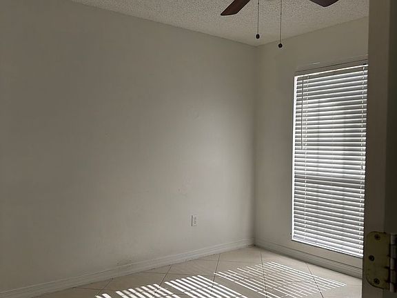 4th image of 13855 Glasser Ave