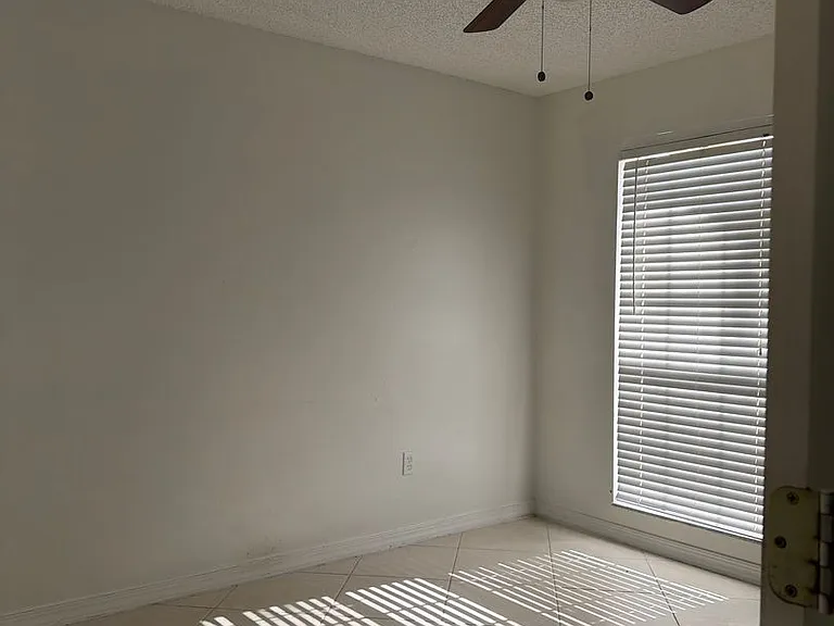13855 Glasser Ave — Photo 4