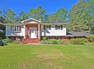 204 Hollow Rd, Skillman, NJ 08558