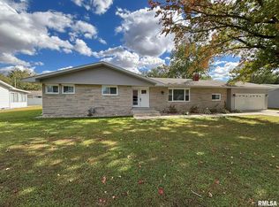 512 Tulsa Ave, Salem, IL 62881