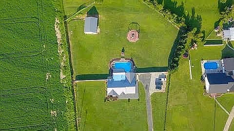 4th image of 2035 S Bay Springs Rd