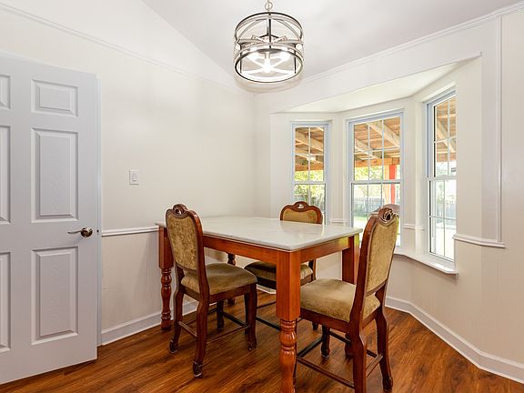 3rd image of 209 Evergreen Dr
