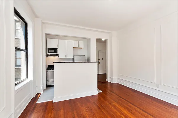 Rented by Douglas Elliman | media 15