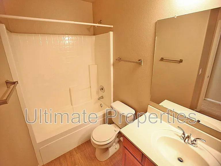 3011 W Zachary Dr — Photo 11