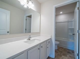 7028 Maple Run Cir, Charlotte, NC 28215