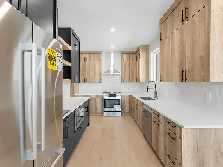 3463 Lawrence St — Photo 4
