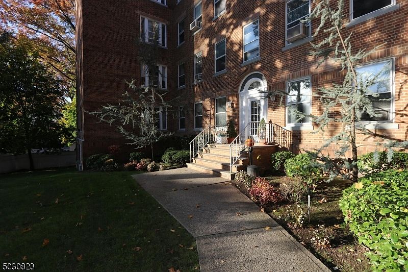 1st image of 250 Broad Ave APT 4E