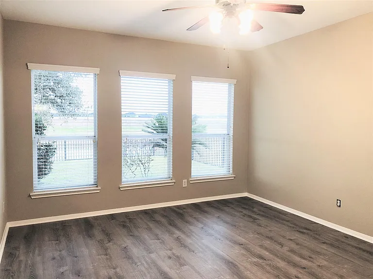 5743 Horseshoe Fls — Photo 14