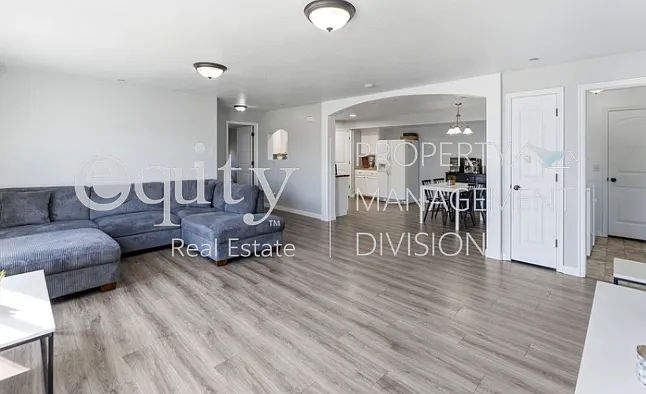 3812 E Rock Creek Rd - KJ - 1 — Photo 3