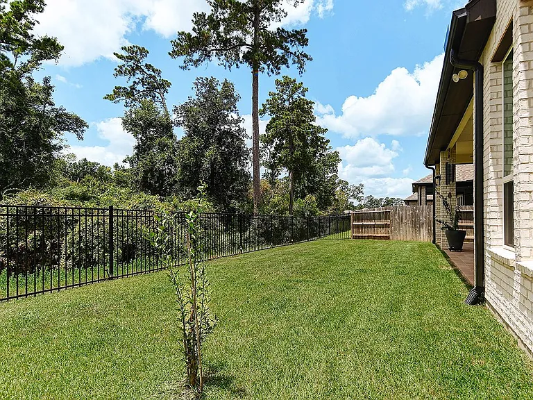 1137 Stillwater Pond Dr — Photo 27