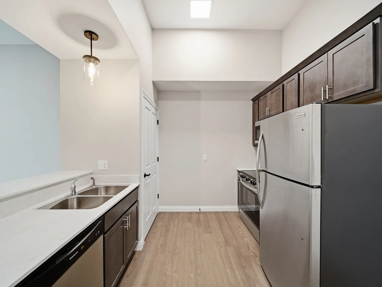 Park House - Residential - 204 — Photo 2