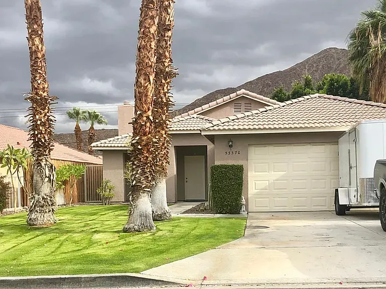 53370 Avenida Mendoza — Photo 1