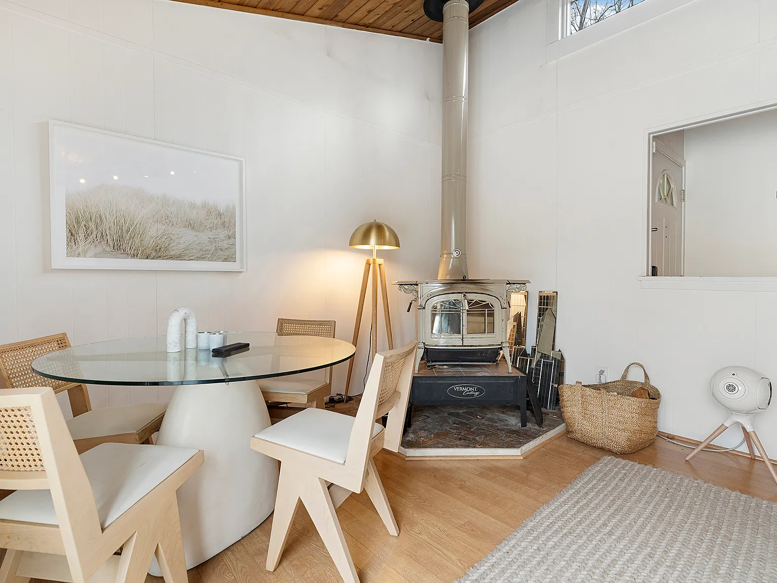 Southampton North - Ideal Getaway Cottage with Pool — Photo 3