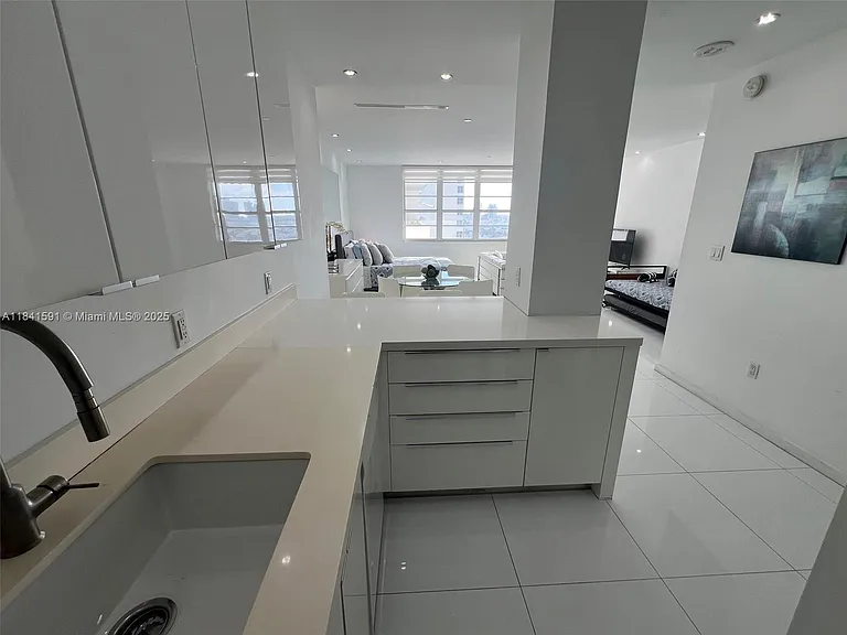 100 Lincoln Rd #1601 — Photo 13