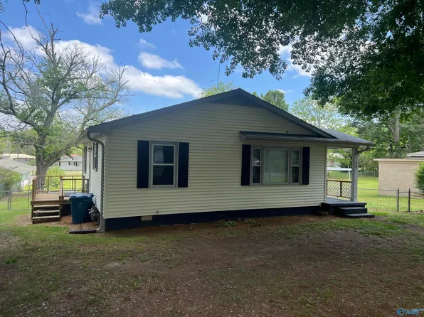 909 Snowden Cir, Boaz, AL 35957