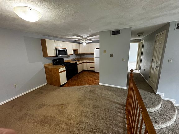 3rd image of 1218 Vfw Pkwy APT 58