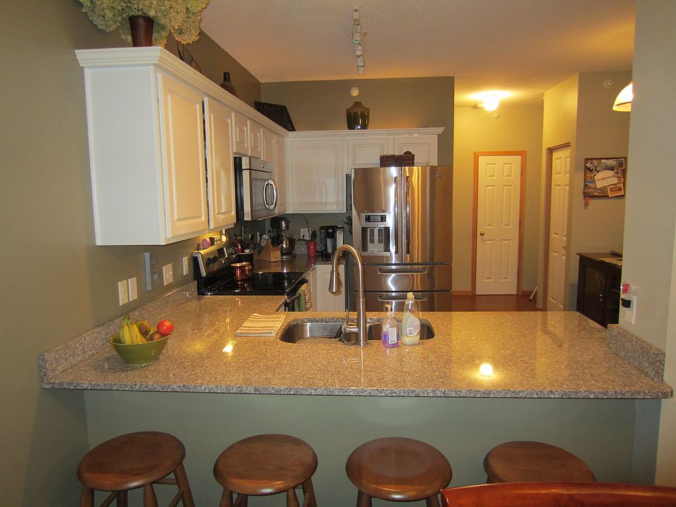 Kitchen/Breakfast Bar